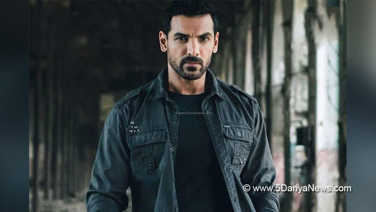 Bollywood, John Abraham, John Abraham Book, John Abraham Comic Book, John Abraham Lakadbaggha, Lakadbaggha, Lakadbaggha Book, John Abraham Lakadbaggha Book