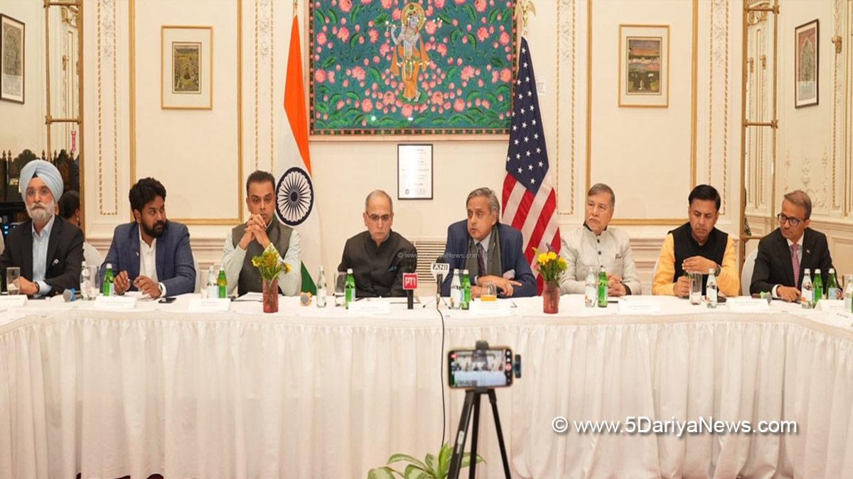 Shashi Tharoor, Indian National Congress, Congress, All India Congress Committee