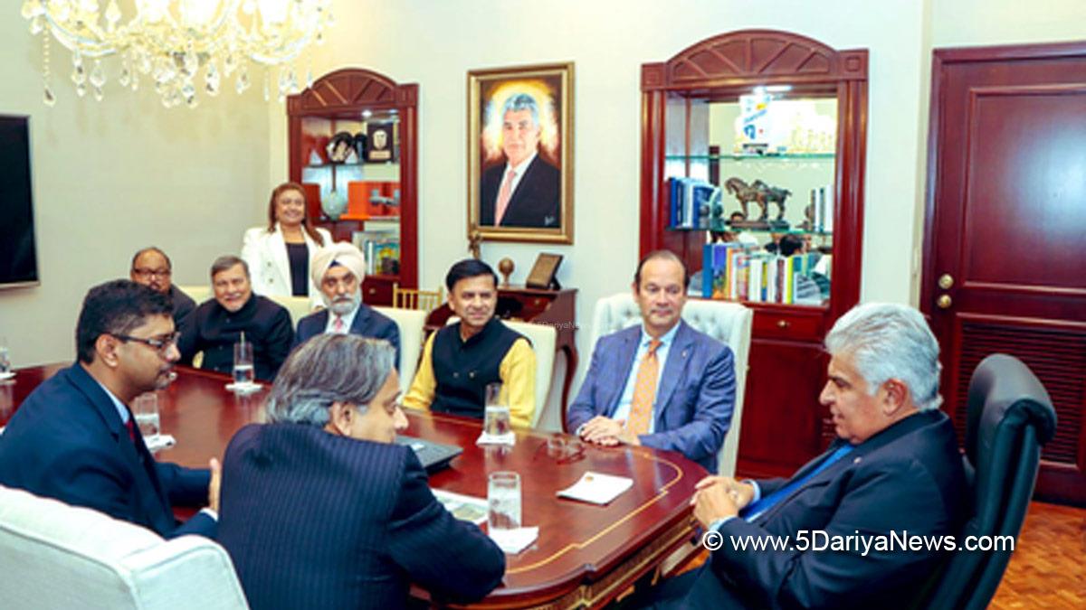 Shashi Tharoor, Indian National Congress, Congress, All India Congress Committee
