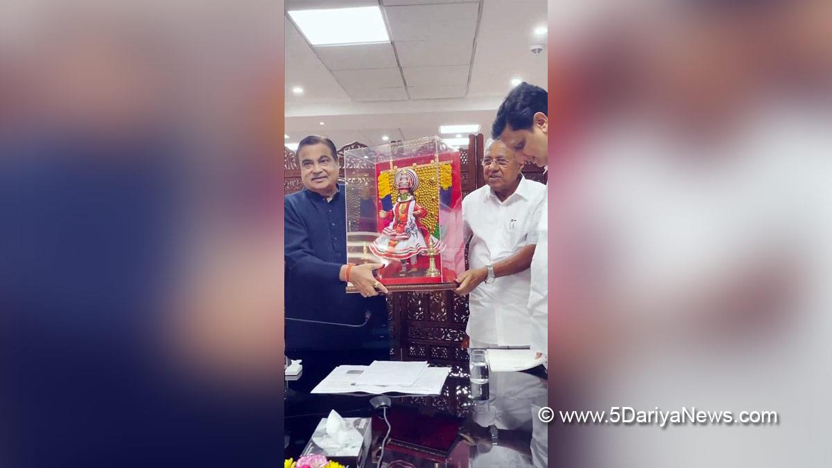Nitin Gadkari, Nitin Jairam Gadkari, BJP, Bharatiya Janata Party, Pinarayi Vijayan, P A Mohammed Riyas, Communist Party of India, CPI, Thiruvananthapuram, Kerala