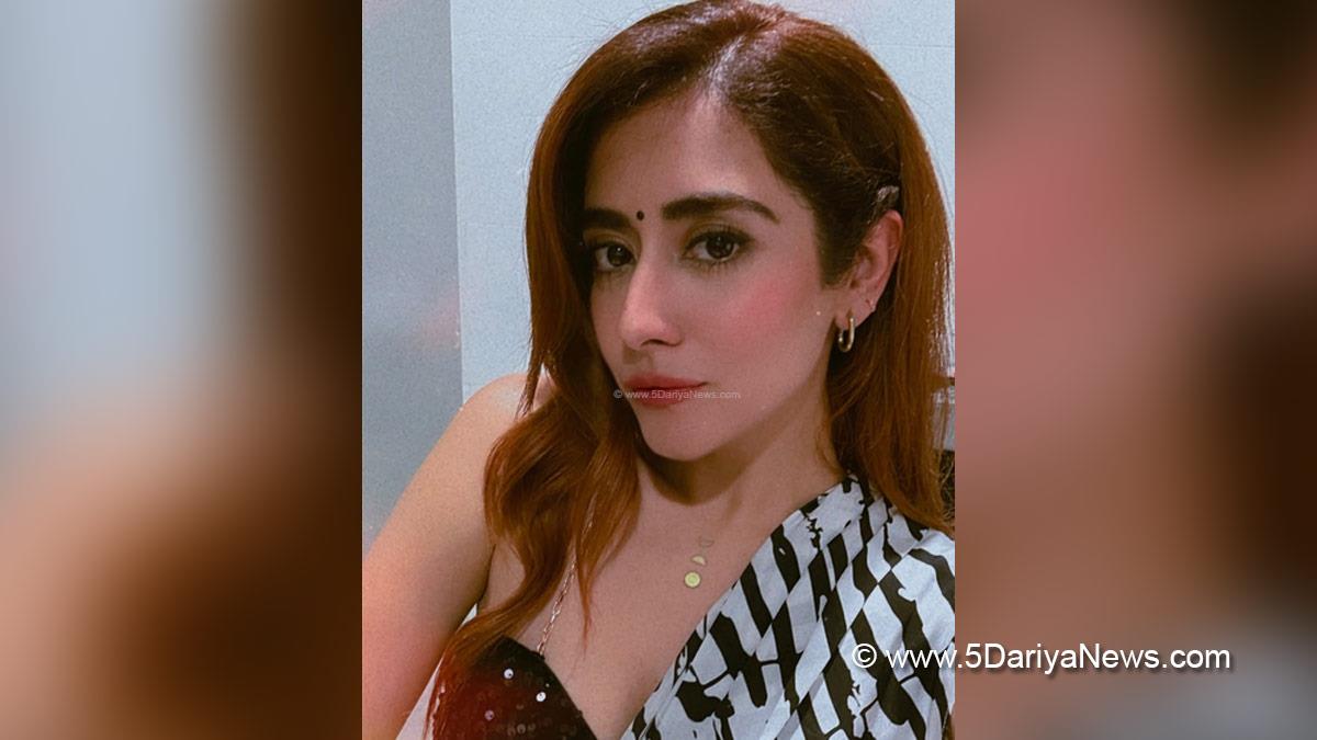 Jonita Gandhi, Music, Entertainment, Mumbai, Singar, Song, Mumbai News