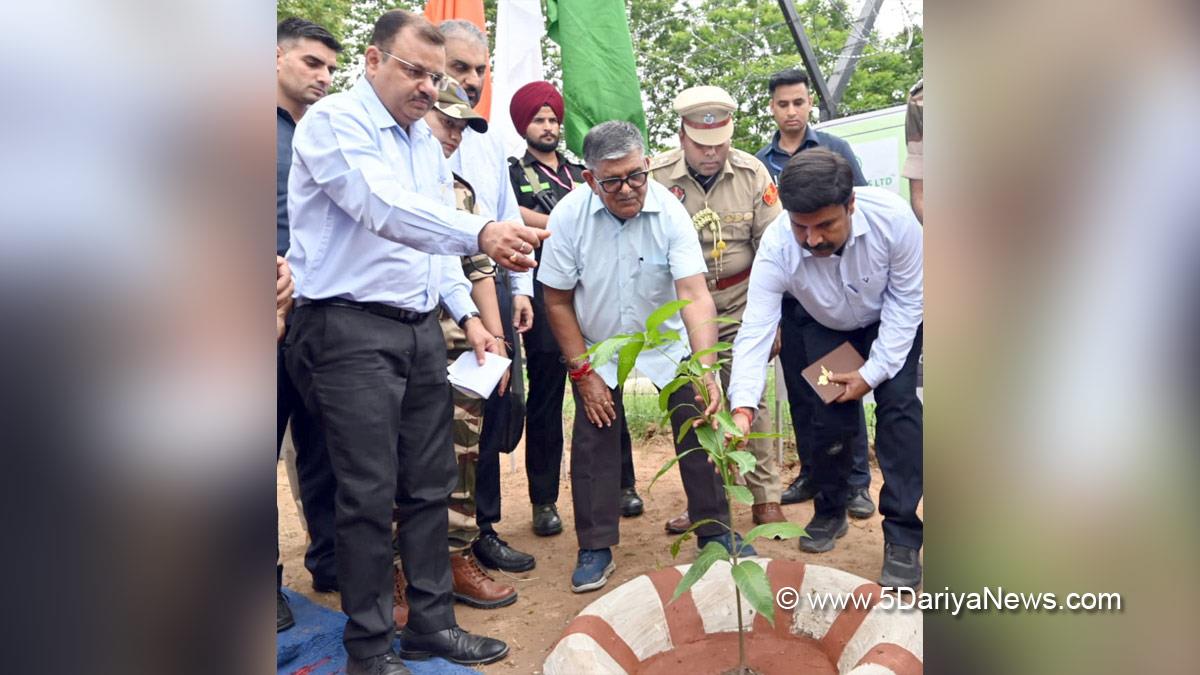 Gulab Chand Kataria, Governor of Punjab, Punjab Governor, Punjab Raj Bhavan,Tree Plantation, Forest Plantation, Plantation forestry, Tree Planting, Tree Plantation Drive, Plants Sapling, Van Mahotsav 2025