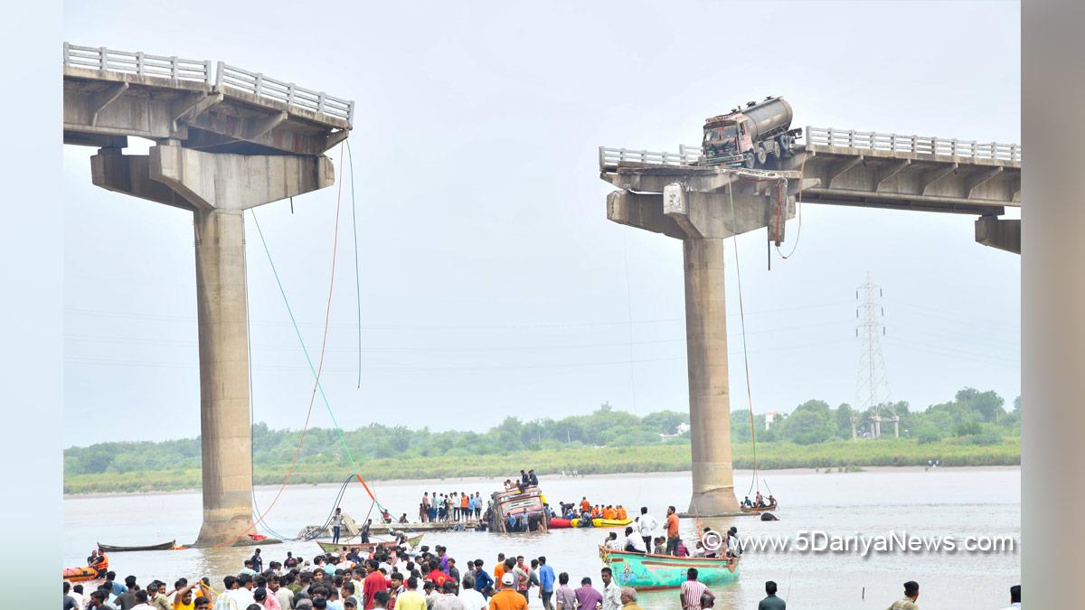 Hadsa, Vadodara, Vadodara Bridge Collapse, National Disaster Response Force, NDRF, State Disaster Response Force, SDRF
