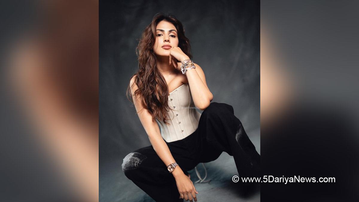 Rhea Chakraborty, Bollywood, Entertainment, Mumbai, Actress, Cinema, Hindi Films, Movie, Mumbai News, Heroine