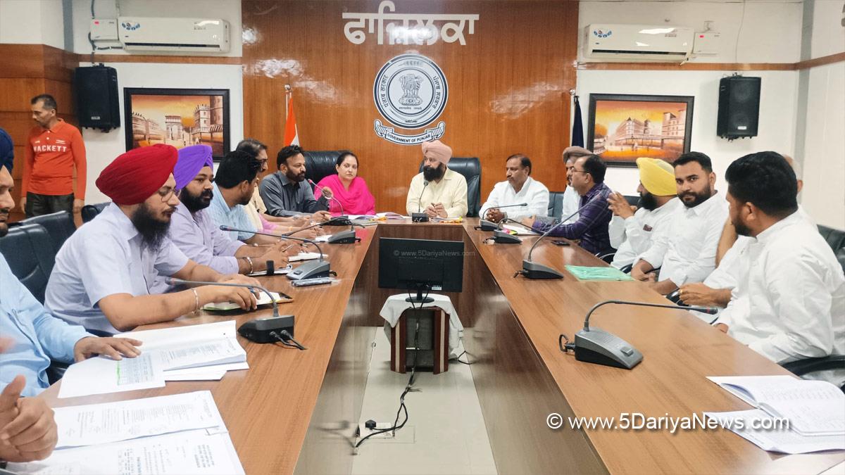 Sher Singh Ghubaya, Punjab Pradesh Congress Committee, Congress, Punjab Congress, Amarpreet Kaur Sandhu, DC Fazilka, Fazilka, Deputy Commissioner Fazilka
