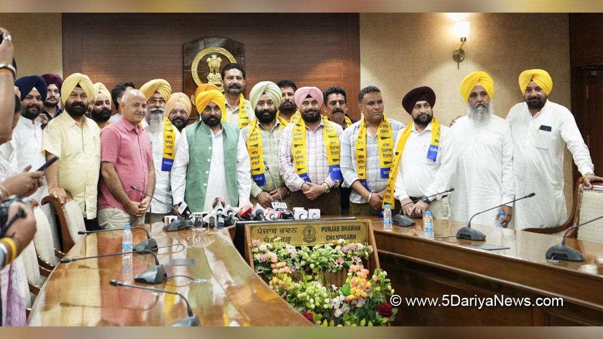 Bhagwant Mann, Bhagwant Singh Mann, AAP, Aam Aadmi Party, Aam Aadmi Party Punjab, AAP Punjab, Government of Punjab, Punjab Government, Punjab, Chief Minister Of Punjab, Manish Sisodia, Harmeet Singh Sandhu
