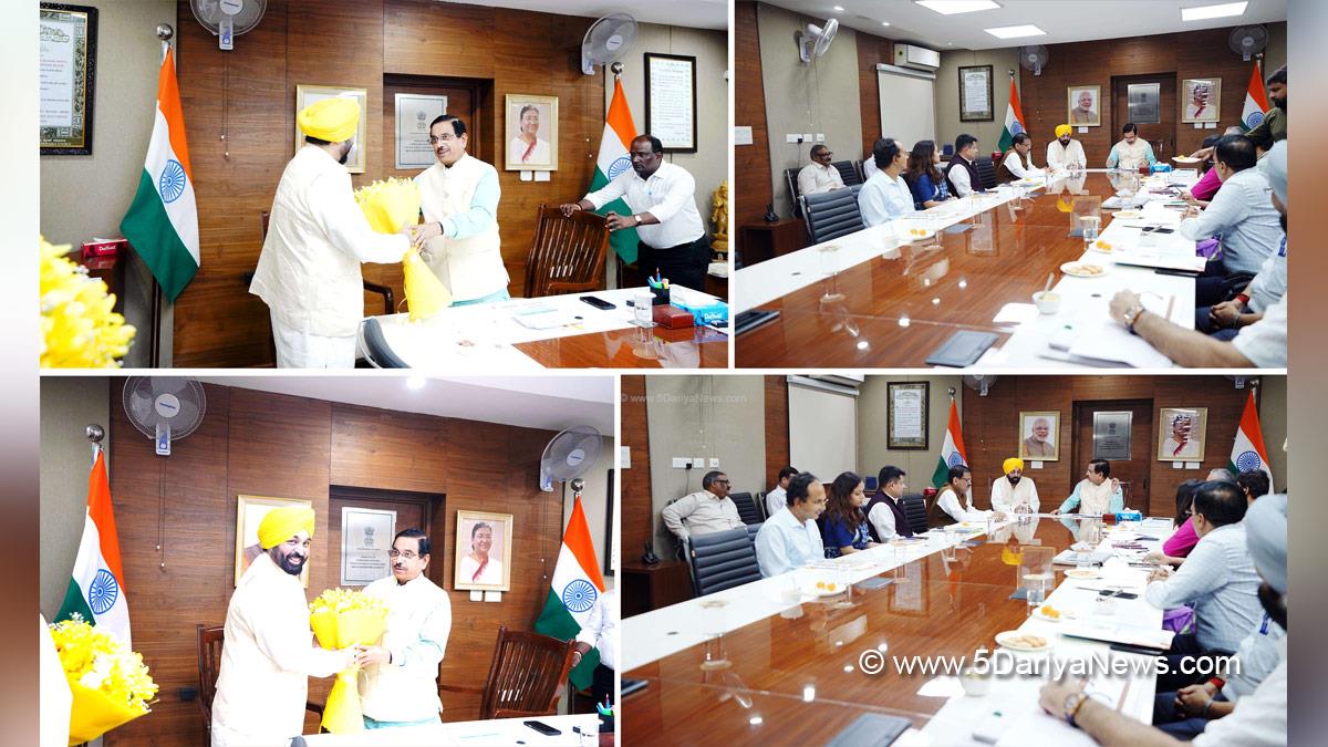Bhagwant Mann, Bhagwant Singh Mann, AAP, Aam Aadmi Party, Aam Aadmi Party Punjab, AAP Punjab, Government of Punjab, Punjab Government, Punjab, Chief Minister Of Punjab, Pralhad Joshi, BJP, Bharatiya Janata Party