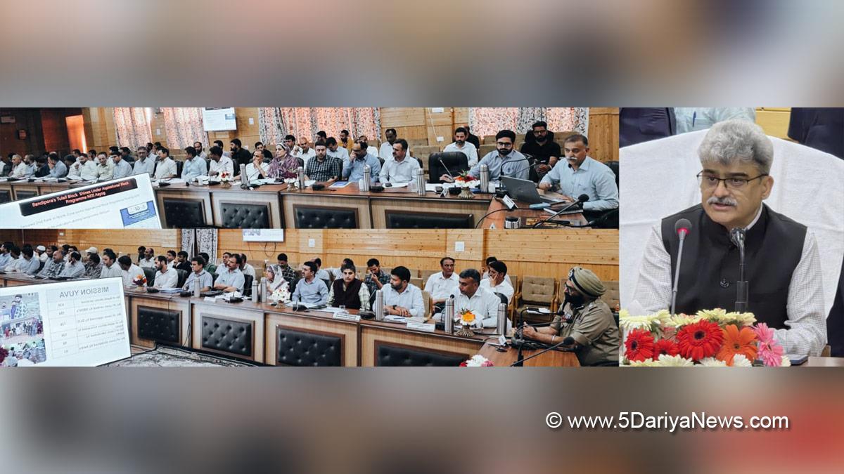 Atal Dulloo, Kashmir, Jammu And Kashmir, Jammu, Chief Secretary Kashmir, Manzoor Ahmad Qadri, DC Bandipora, Bandipora, Deputy Commissioner Bandipora