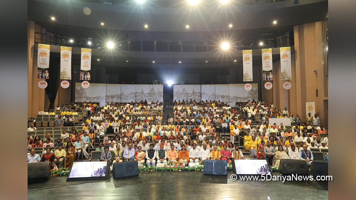 Mansukh Mandaviya, Dr Mansukh Mandaviya, BJP, Bharatiya Janata Party, Raksha Nikhil Khadse, Raksha Khadse, Youth Spiritual Summit