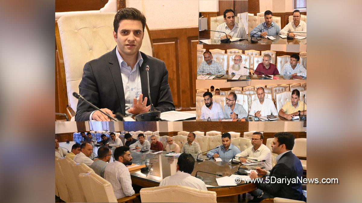Athar Aamir Khan, Kulgam, Deputy Commissioner Kulgam, Kashmir, Jammu And Kashmir, Jammu, District Administration Kulgam, PM Surya Ghar Muft Bijli Yojana