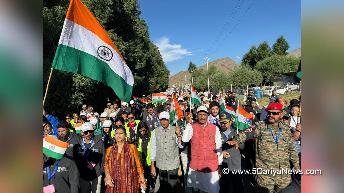Mansukh Mandaviya, Dr Mansukh Mandaviya, BJP, Bharatiya Janata Party, Sanjay Seth, Chief of the Army Staff, COAS, General Upendra Dwivedi, Kargil Vijay Diwas, Kargil Vijay Diwas Padyatra, Indian Armed Forces, Indian Army
