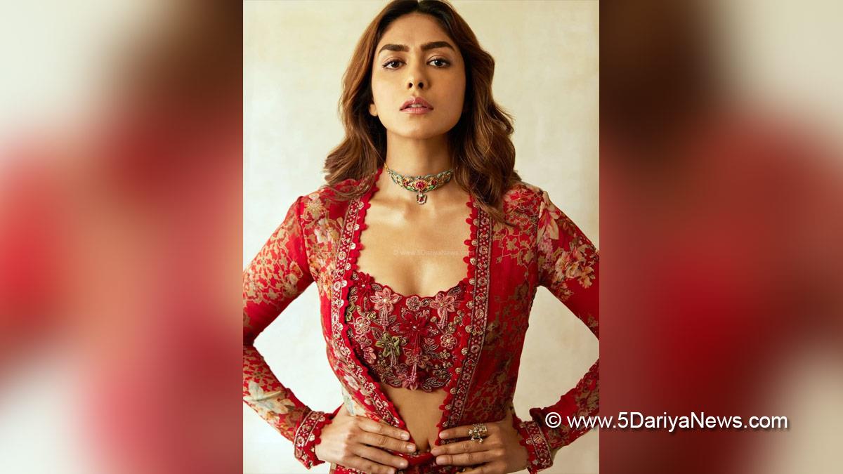 Mrunal Thakur, Bollywood, Entertainment, Mumbai, Actress, Cinema, Hindi Films, Movie, Mumbai News, Heroine