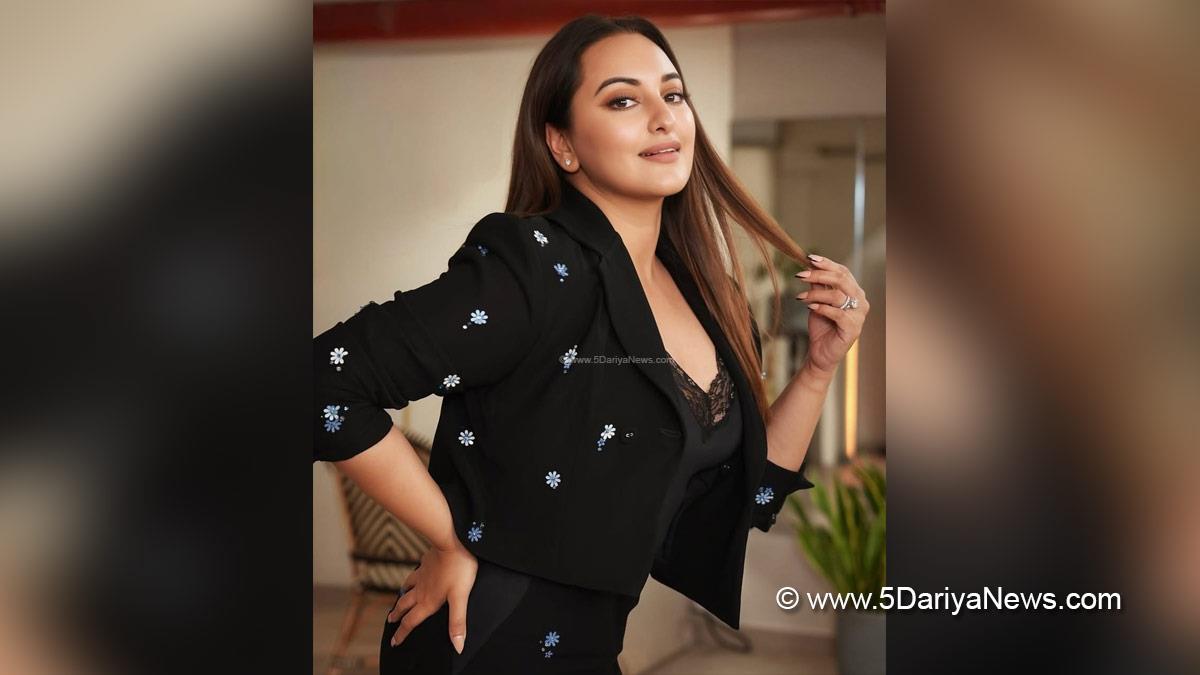 Sonakshi Sinha, Bollywood, Entertainment, Mumbai, Actress, Cinema, Hindi Films, Movie, Mumbai News, Heroine