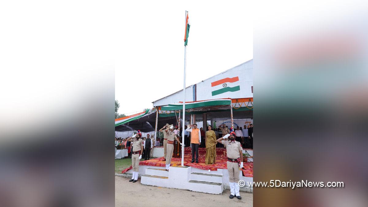 Mohinder Bhagat, AAP, Aam Aadmi Party, Aam Aadmi Party Punjab, AAP Punjab, Government of Punjab, Punjab Government, Bram Shanker Jimpa, Ishank Kumar, Aashika Jain, DC Hoshiarpur, Deputy Commissioner Hoshiarpur, Hoshiarpur, Independence Day, Independence Day 2025, 79th Independence Day