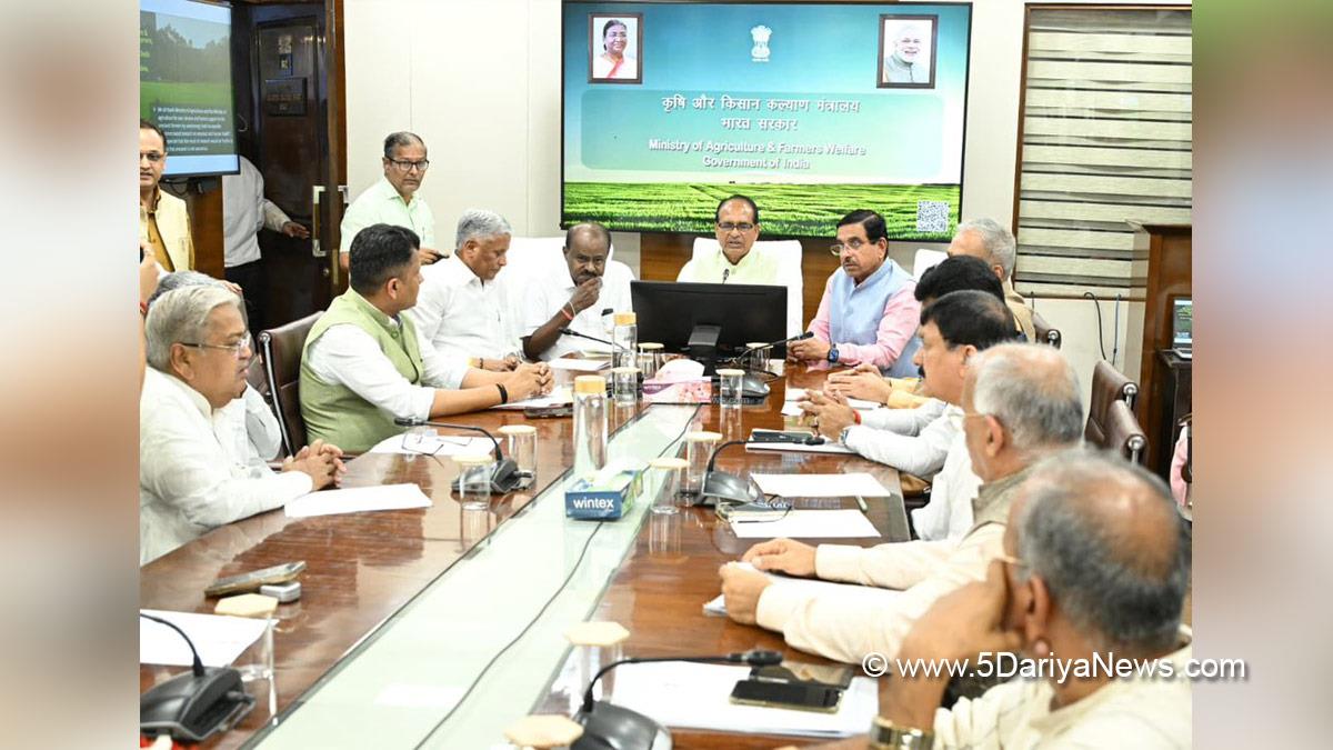 Shivraj Singh Chouhan, Shivraj Chauhan, BJP, Bharatiya Janata Party, HD Kumaraswamy, Pralhad Joshi