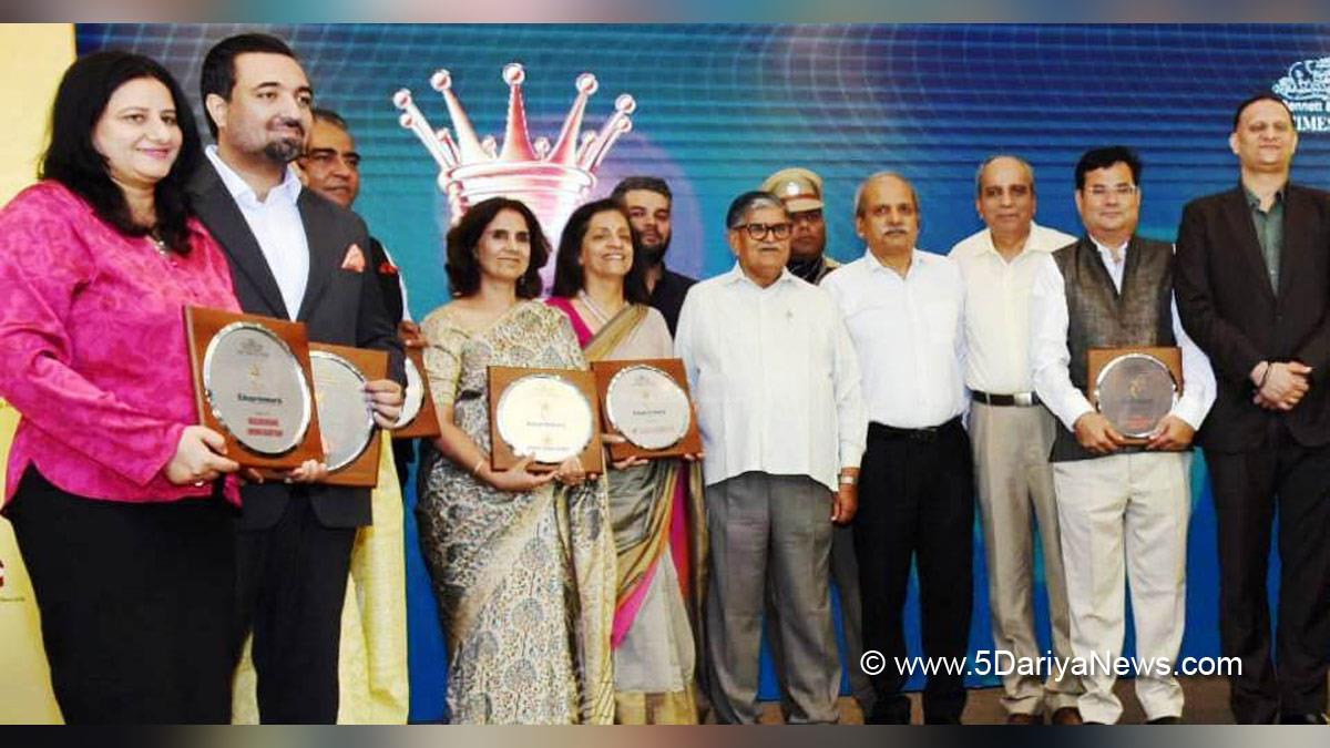 Aryans Group of Colleges , Aryan College, Rajpura, Aryans Group of Colleges Rajpura, Dr Parveen Kataria, Dr Anshu Kataria, Gulab Chand Kataria, Governor of Punjab, Punjab Governor, Punjab Raj Bhavan