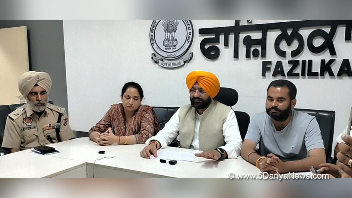 Tarunpreet Singh Sond, AAP, Aam Aadmi Party, Aam Aadmi Party Punjab, AAP Punjab, Government of Punjab, Punjab Government, Narinder Pal Singh Sawna, Amarpreet Kaur Sandhu, DC Fazilka, Fazilka, Deputy Commissioner Fazilka