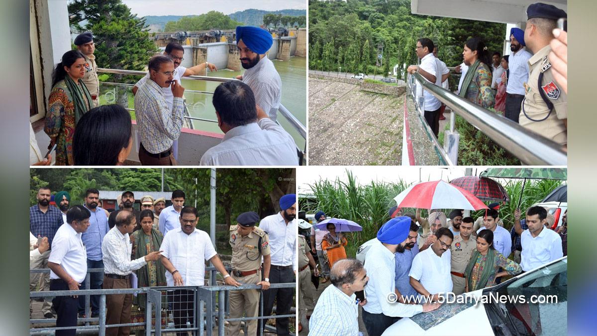KAP Sinha, Chief Secretary, Chief Secretary of Punjab, Chief Secretary Punjab, IAS officer, IAS, Punjab, Punjab Government, Government of Punjab, Aashika Jain, DC Hoshiarpur, Deputy Commissioner Hoshiarpur, Hoshiarpur
