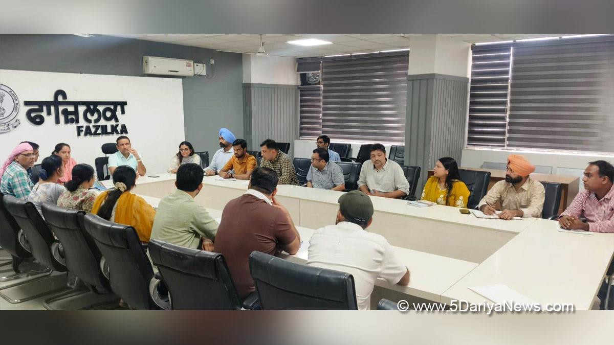 Amarpreet Kaur Sandhu, DC Fazilka, Fazilka, Deputy Commissioner Fazilka, Ghanshyam Thori