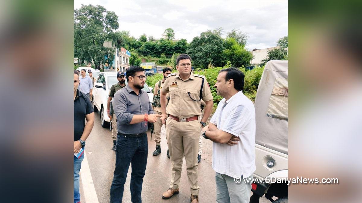 Abhishek Sharma, Rajouri, DC Rajouri, Deputy Commissioner Rajouri, Kashmir, Jammu And Kashmir, Jammu, District Administration Rajouri, Gaurav Sikarwar