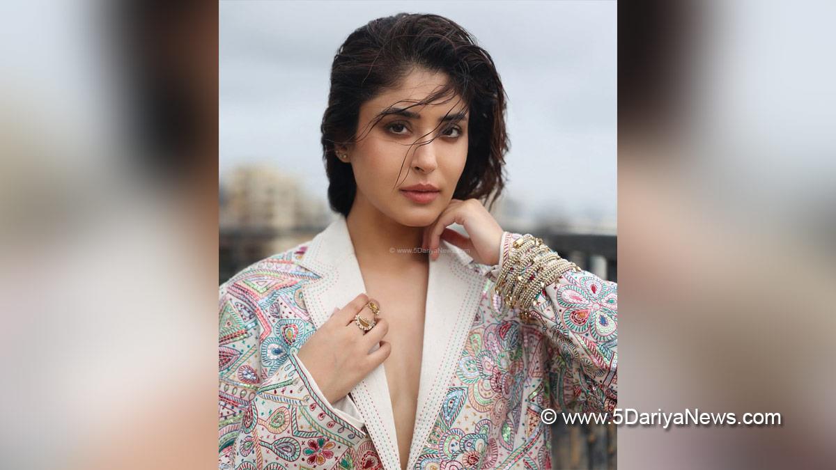 Kritika Kamra, Bollywood, Entertainment, Mumbai, Actress, Cinema, Hindi Films, Movie, Mumbai News, Heroine