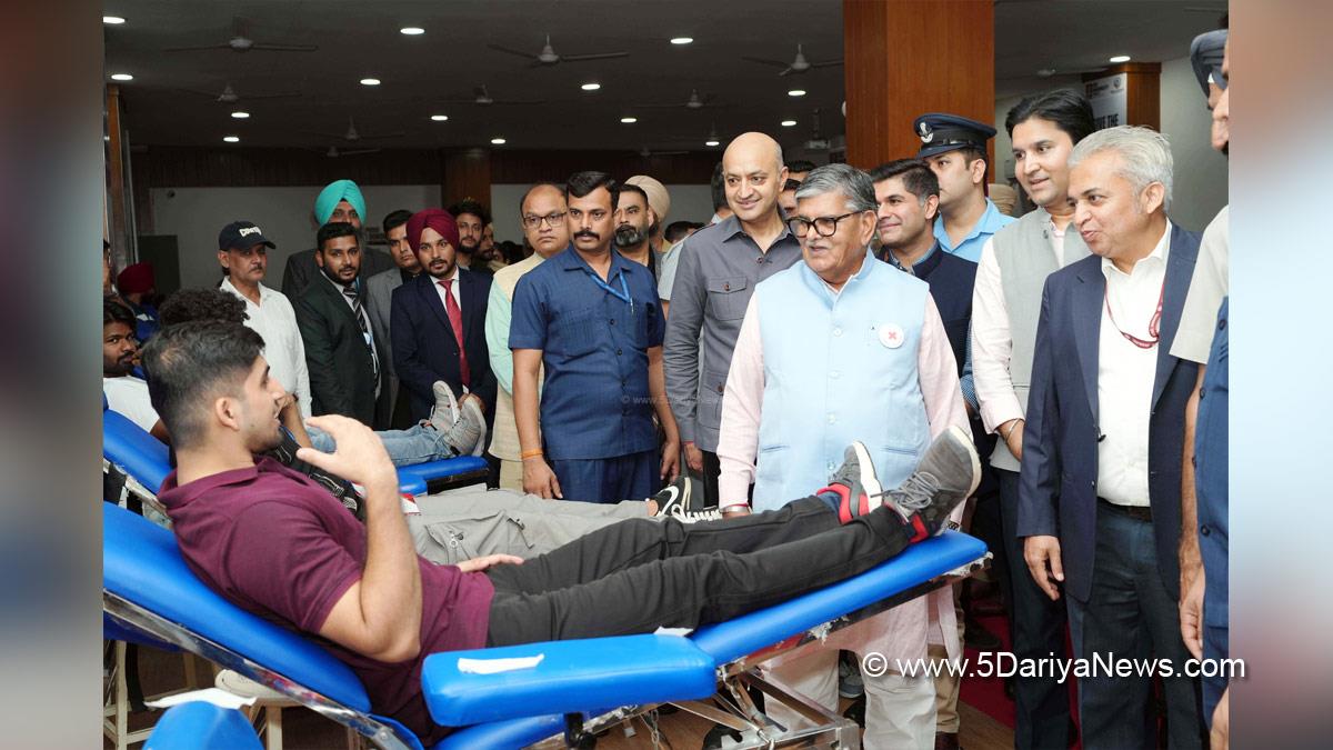 CGC Jhanjeri, Chandigarh Group Of Colleges, Satnam Singh Sandhu, Rashpal Singh Dhaliwal, Jhanjeri, CGC Jhanjeri Campus, Gulab Chand Kataria, Governor of Punjab, Punjab Governor, Punjab Raj Bhavan, Blood Donation Camp
