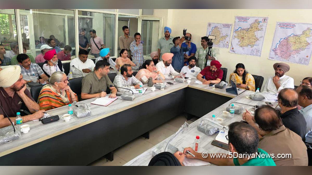 Sakshi Sawhney, DC Amritsar, Amritsar, Deputy Commissioner Amritsar, Kuldeep Singh Dhaliwal, AAP, Aam Aadmi Party, Aam Aadmi Party Punjab, AAP Punjab, Government of Punjab, Punjab Government, Vikramjit Singh Sahney