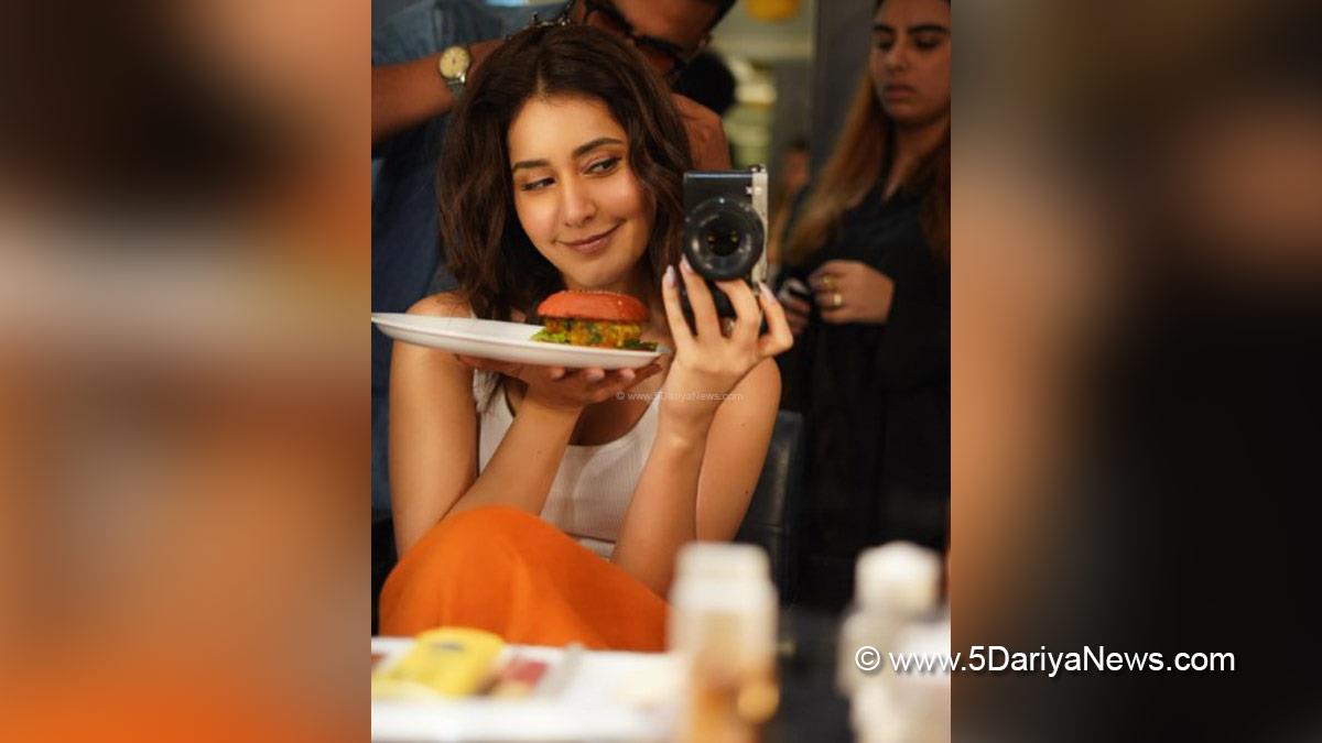 Raashii Khanna, Bollywood, Entertainment, Mumbai, Actress, Cinema, Hindi Films, Movie, Mumbai News, Heroine