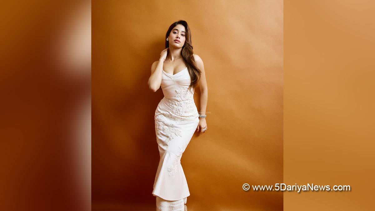 Janhvi Kapoor, Bollywood, Entertainment, Mumbai, Actress, Cinema, Hindi Films, Movie, Mumbai News, Heroine, Sunny Sanskari Ki Tulsi Kumari