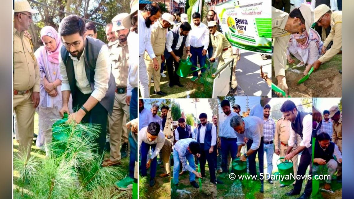 Akshay Labroo, Srinagar, Deputy Commissioner Srinagar, Kashmir, Jammu And Kashmir, District Administration Srinagar, Sewa Parv 2025, Ek Ped Maa Ke Naam, Ek Ped Shaheed Ke Naam