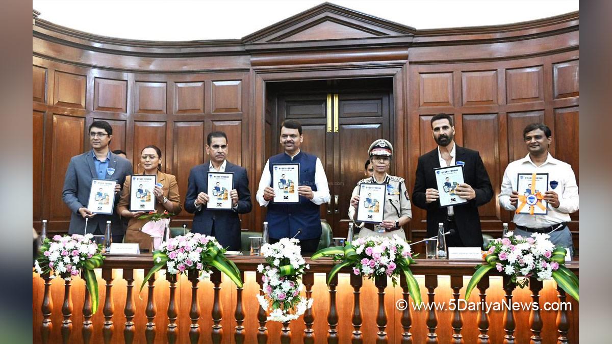 Devendra Fadnavis, BJP, Bharatiya Janata Party, Maharashtra, Chief Minister of Maharashtra, Rani Mukerji, Bollywood, Entertainment, Mumbai, Actress, Cinema, Hindi Films, Movie, Mumbai News, Akshay Kumar, Mardaani 3