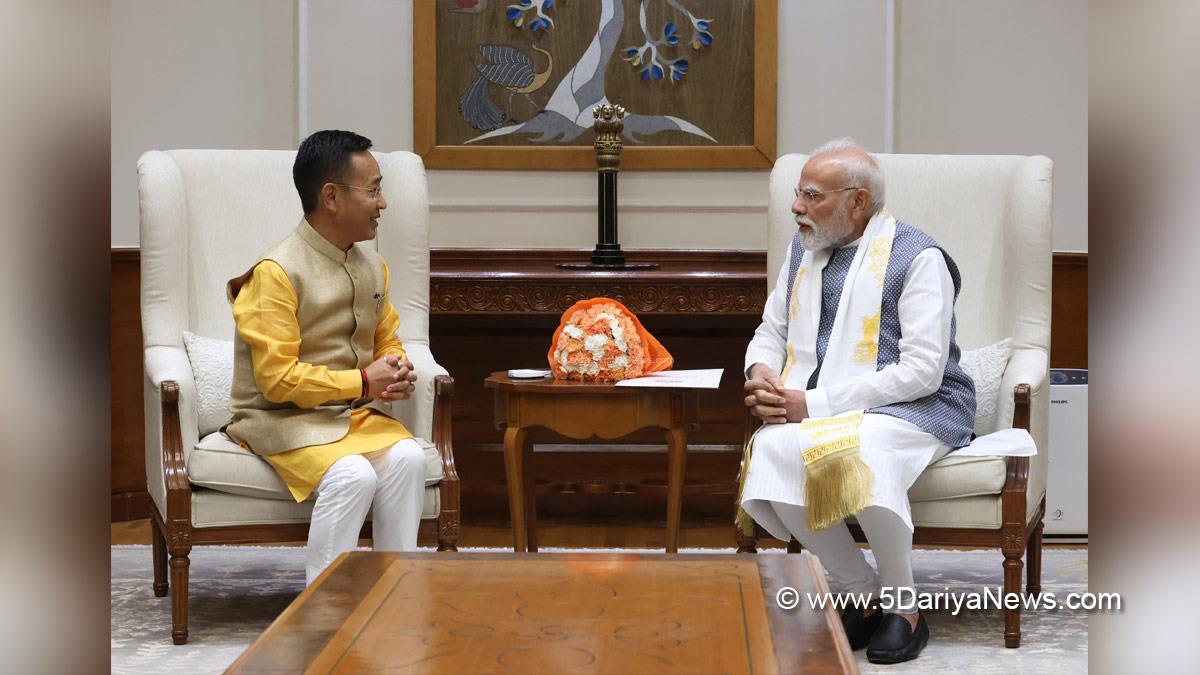 Narendra Modi, Modi, BJP, Bharatiya Janata Party, Prime Minister of India, Prime Minister, Narendra Damodardas Modi, Prem Singh Tamang, Chief Minister of Sikkim