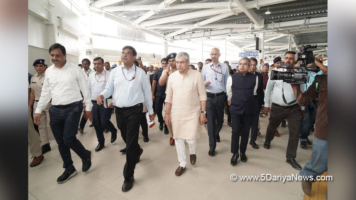 Ashwini Vaishnaw, BJP, Bharatiya Janata Party, Yatri Suvidha Kendra, New Delhi Railway Station