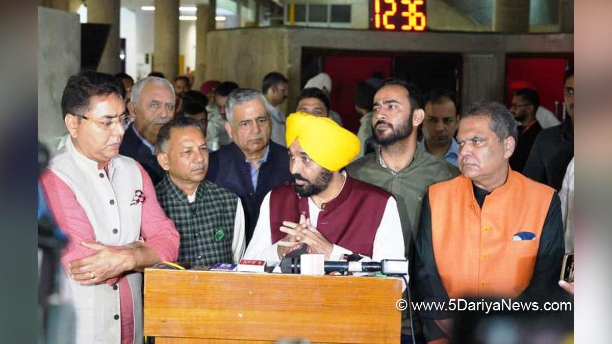 Bhagwant Mann, Bhagwant Singh Mann, AAP, Aam Aadmi Party, Aam Aadmi Party Punjab, AAP Punjab, Government of Punjab, Punjab Government, Punjab, Chief Minister Of Punjab, Aman Arora, Sanjeev Arora, Meet Hayer