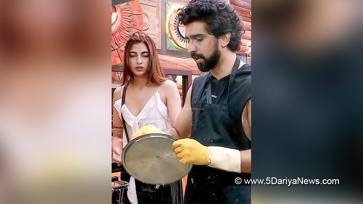 Bigg Boss, TV, Television, Entertainment, Mumbai, Actor, Actress, Mumbai News, Bigg Boss 19, 19th season of Bigg Boss, Farrhana Bhatt, Amaal Mallik