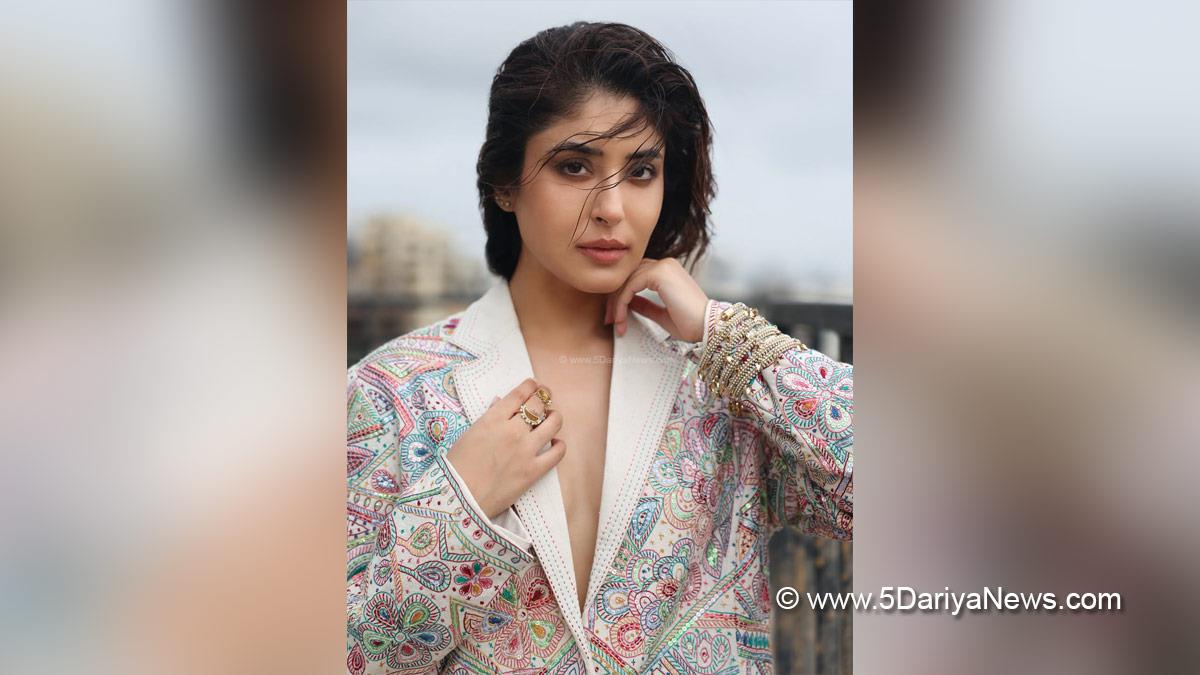 Kritika Kamra, Bollywood, Entertainment, Mumbai, Actress, Cinema, Hindi Films, Movie, Mumbai News, Heroine
