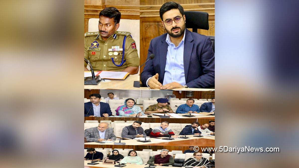 Akshay Labroo, Srinagar, Deputy Commissioner Srinagar, Kashmir, Jammu And Kashmir, District Administration Srinagar, Sandeep Chakravarthy, SSP Srinagar
