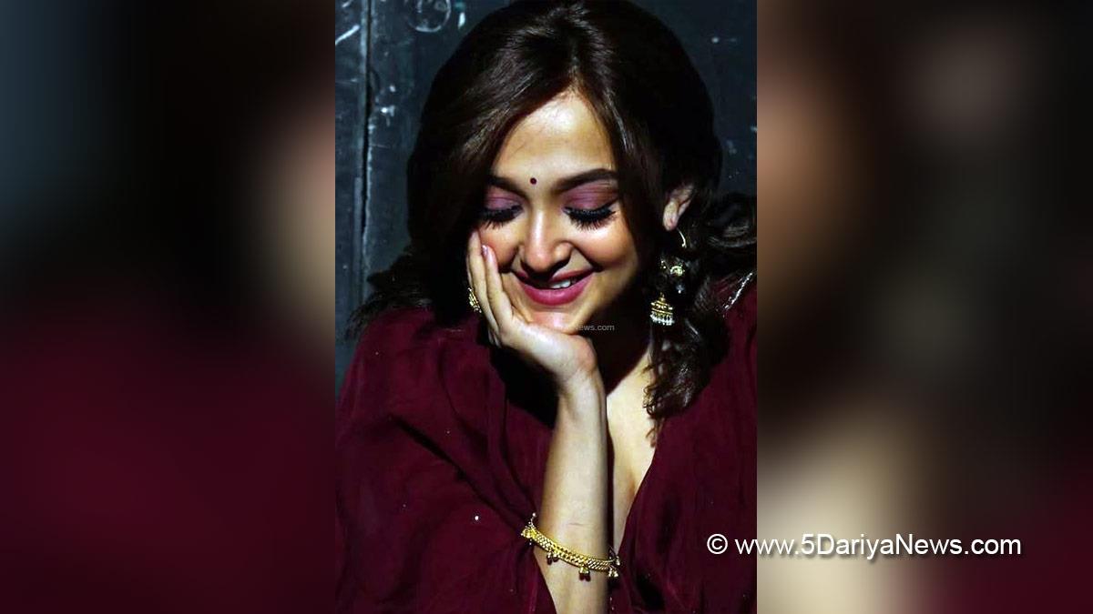 Monali Thakur, Music, Entertainment, Mumbai, Singer, Song, Mumbai News