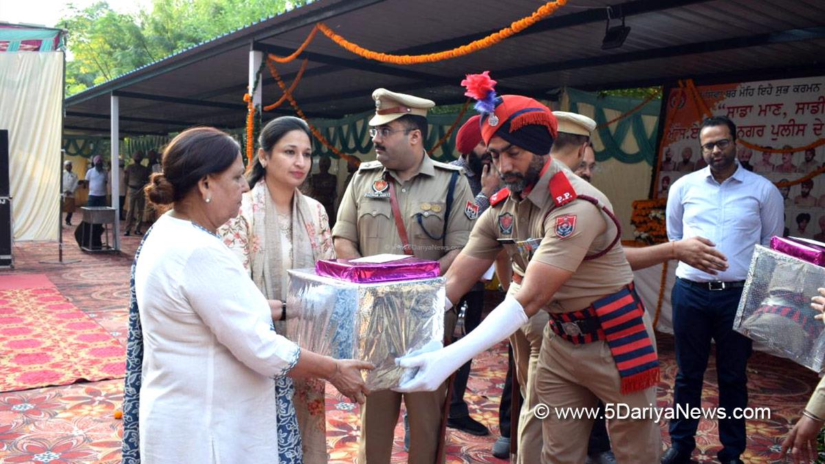 Komal Mittal, DC Mohali, Deputy Commissioner Mohali, SAS Nagar, SAS Nagar Mohali, Mohali, Sahibzada Ajit Singh Nagar, Police Commemoration Day Parade, Police Commemoration Day, Harmandeep Singh Hans, Central Reserve Police Force, CRPF