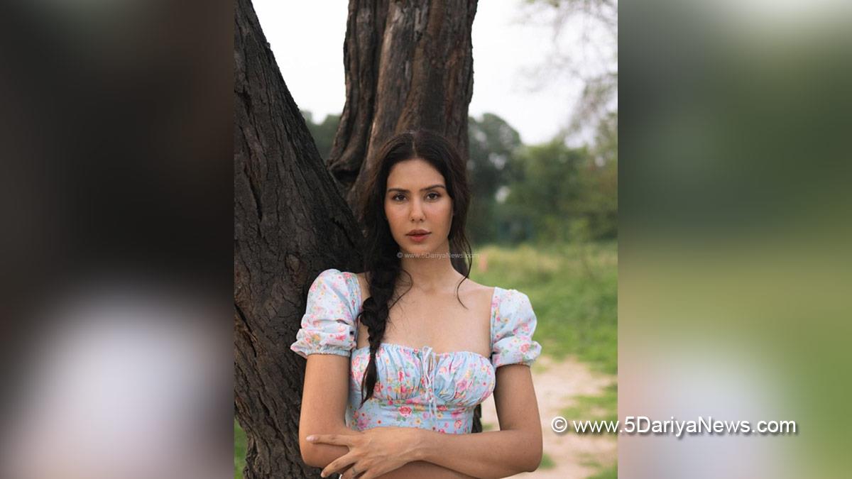 Sonam Bajwa, Pollywood, Entertainment, Actress, Cinema, Punjabi Films, Movie