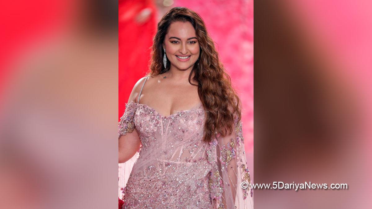 Sonakshi Sinha, Bollywood, Entertainment, Mumbai, Actress, Cinema, Hindi Films, Movie, Mumbai News, Heroine