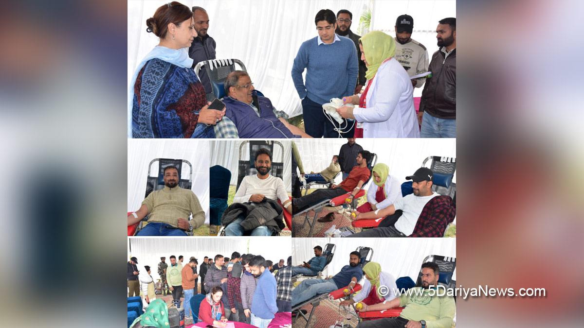 Faz Lul Haseeb, Commissioner SMC, Srinagar Municipal Corporation, SMC, Kashmir, Jammu And Kashmir, Jammu, Srinagar, Blood Donation Camp