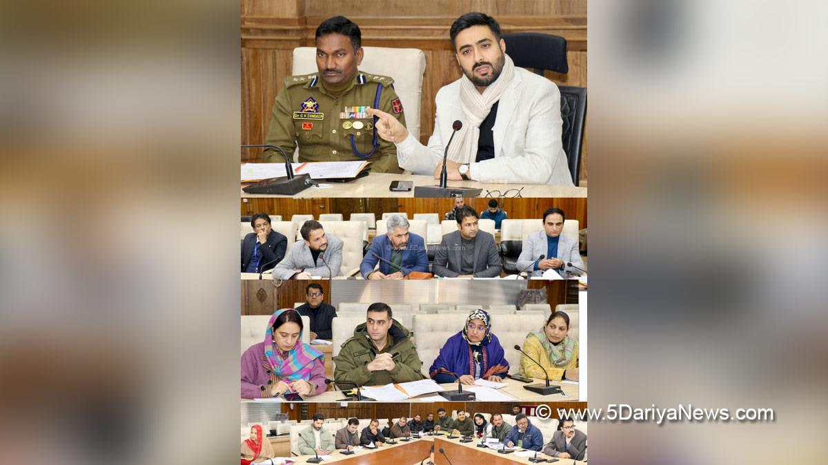 Akshay Labroo, Srinagar, Deputy Commissioner Srinagar, Kashmir, Jammu And Kashmir, District Administration Srinagar, Sandeep Chakravarthy, SSP Srinagar