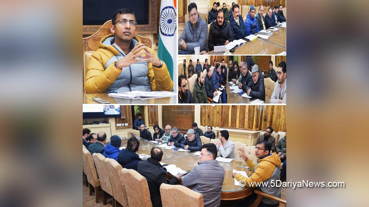 Anshul Garg, Divisional Commissioner Kashmir, Srinagar, Jammu, Kashmir, Jammu And Kashmir, District Administration Srinagar, Revamped Distribution Sector Scheme, RDSS, PM Surya Ghar Muft Bijli Yojana, PMSGMBY