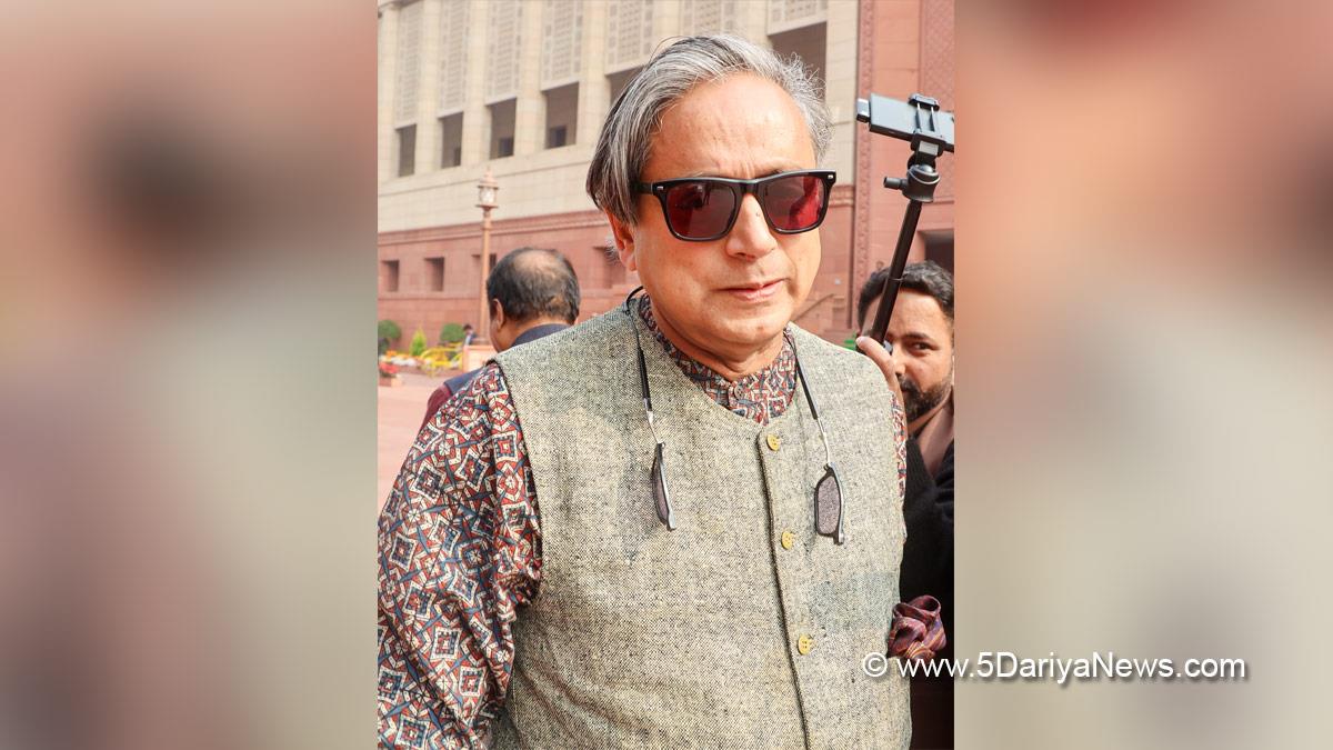 Shashi Tharoor, Indian National Congress, Congress, All India Congress Committee