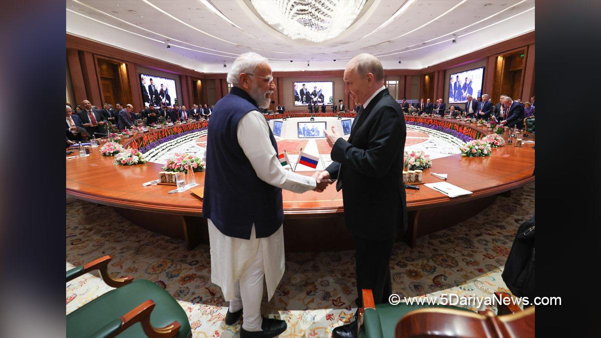Narendra Modi, Modi, BJP, Bharatiya Janata Party, Prime Minister of India, Prime Minister, Narendra Damodardas Modi, Vladimir Putin, Russian President, Moscow, Russian, Russia, World News
