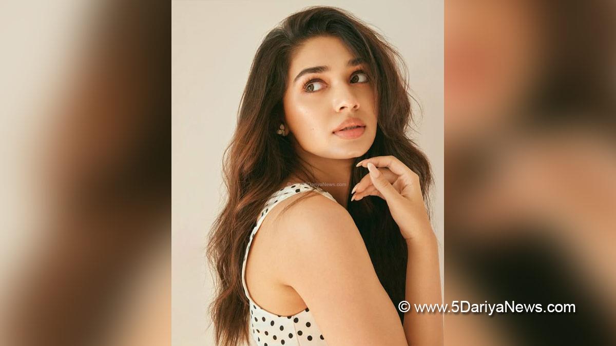 Tollywood, Entertainment, Actress, Cinema, Movie, Telugu Films, Krithi Shetty