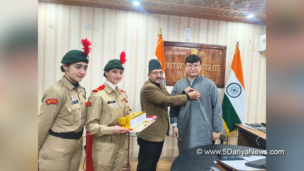 Minga Sherpa, Baramulla, DC Baramulla, Deputy Commissioner Baramulla, Kashmir, Jammu And Kashmir, Jammu, District Administration Baramulla, Armed Forces Flag Day