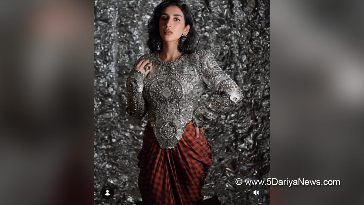 Bollywood, Entertainment, Mumbai, Actress, Cinema, Hindi Films, Movie, Mumbai News, Heroine, Parul Gulati, Kis Kisko Pyaar Karoon 2