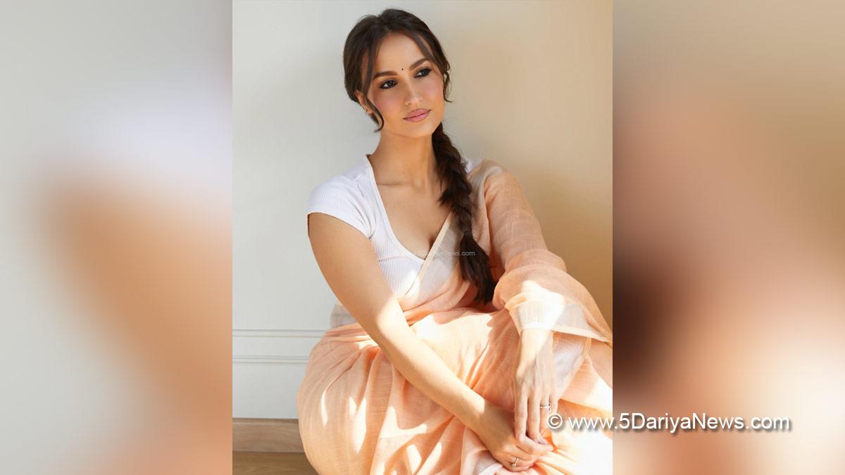 Elli AvrRam, Bollywood, Entertainment, Mumbai, Actress, Cinema, Hindi Films, Movie, Mumbai News, Heroine